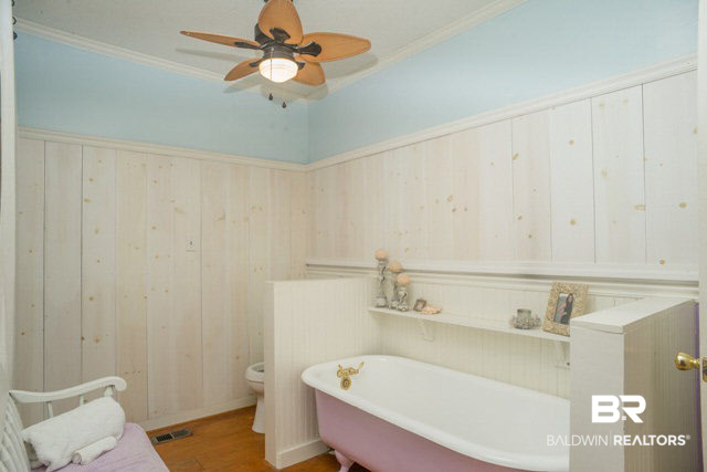 18 Fels Avenue Fairhope, AL 36532 - Photo 18 of 33 Master Claw Foot Tub