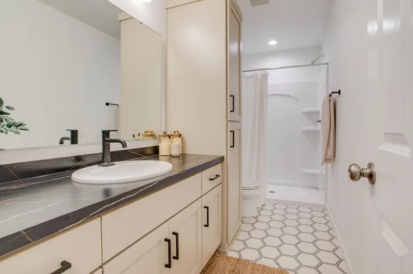 $364,600 | 6726 Belding Drive South, Fargo, ND 58104