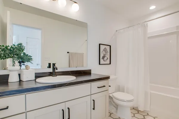 $364,600 | 6726 Belding Drive South, Fargo, ND 58104