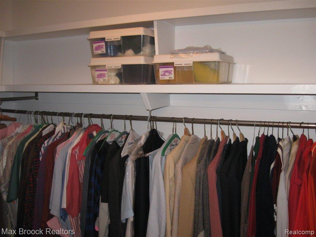 962 Brookwood Lane East, Unit 4 Rochester, MI 48309 - Photo 8 of 15 MASTER WALK-IN.JPG