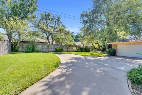 a view of a outdoor space