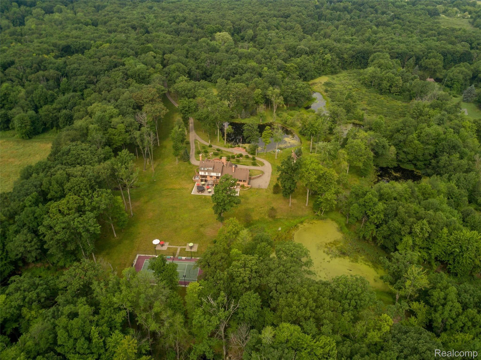 10200 Bridge Lake Road Clarkston, MI 48348 - Photo 93 of 99 Bridge Lake Exterior 1.jpg