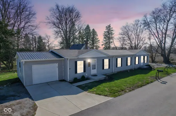 $355,000 | 202-204 East 11th Street, Sheridan, IN 46069