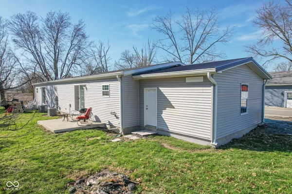 $355,000 | 202-204 East 11th Street, Sheridan, IN 46069