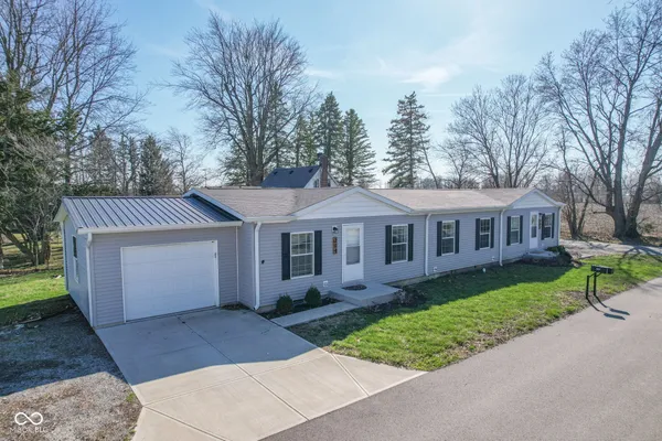 $355,000 | 202-204 East 11th Street, Sheridan, IN 46069