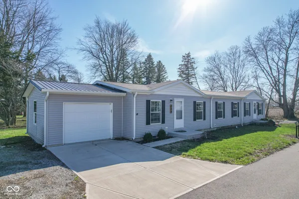 $355,000 | 202-204 East 11th Street, Sheridan, IN 46069