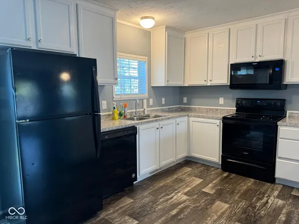 $355,000 | 202-204 East 11th Street, Sheridan, IN 46069