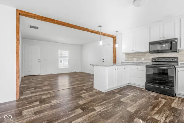 $355,000 | 202-204 East 11th Street, Sheridan, IN 46069