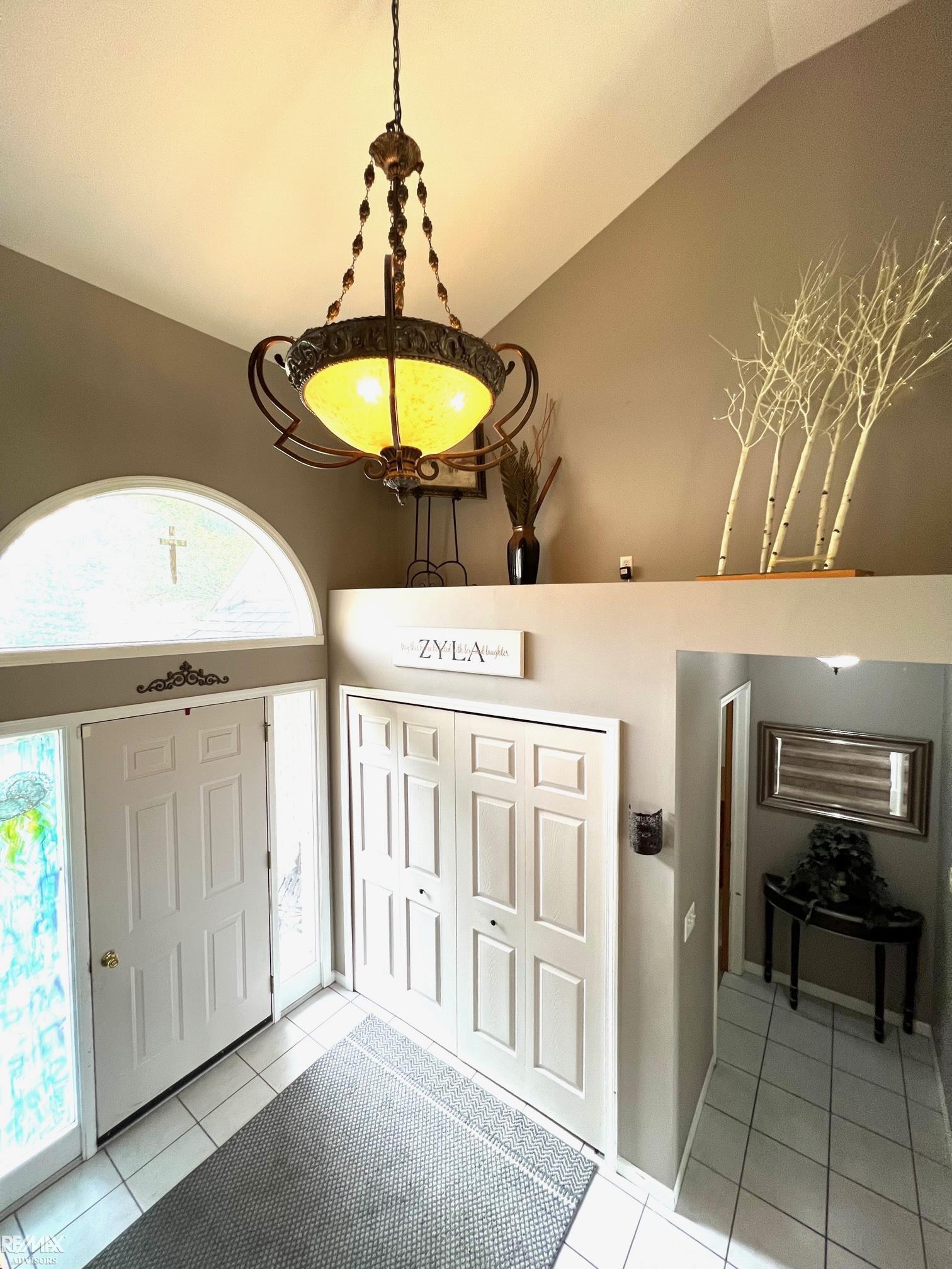 49194 Monte Road New Baltimore, MI 48047 - Photo 4 of 27 50120772-3.JPG