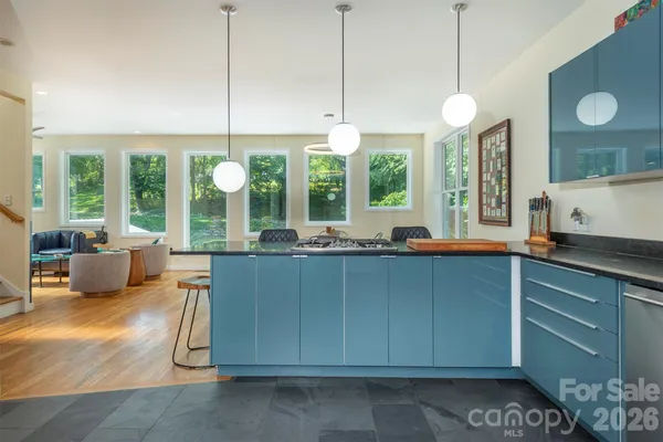 $799,999 | 84 West Street, Weaverville, NC 28787