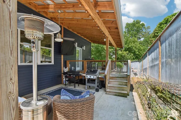 $799,999 | 84 West Street, Weaverville, NC 28787