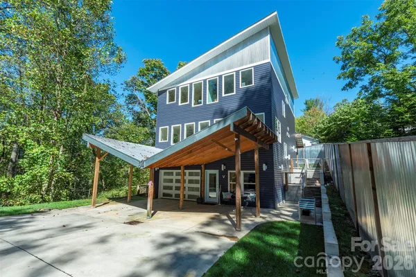 $799,999 | 84 West Street, Weaverville, NC 28787