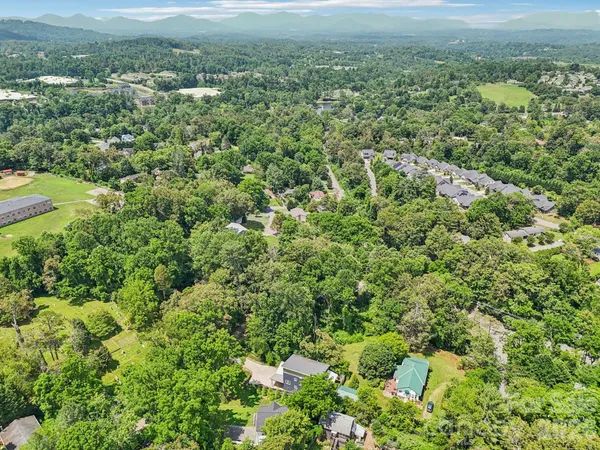 $799,999 | 84 West Street, Weaverville, NC 28787