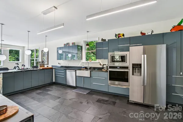 $799,999 | 84 West Street, Weaverville, NC 28787