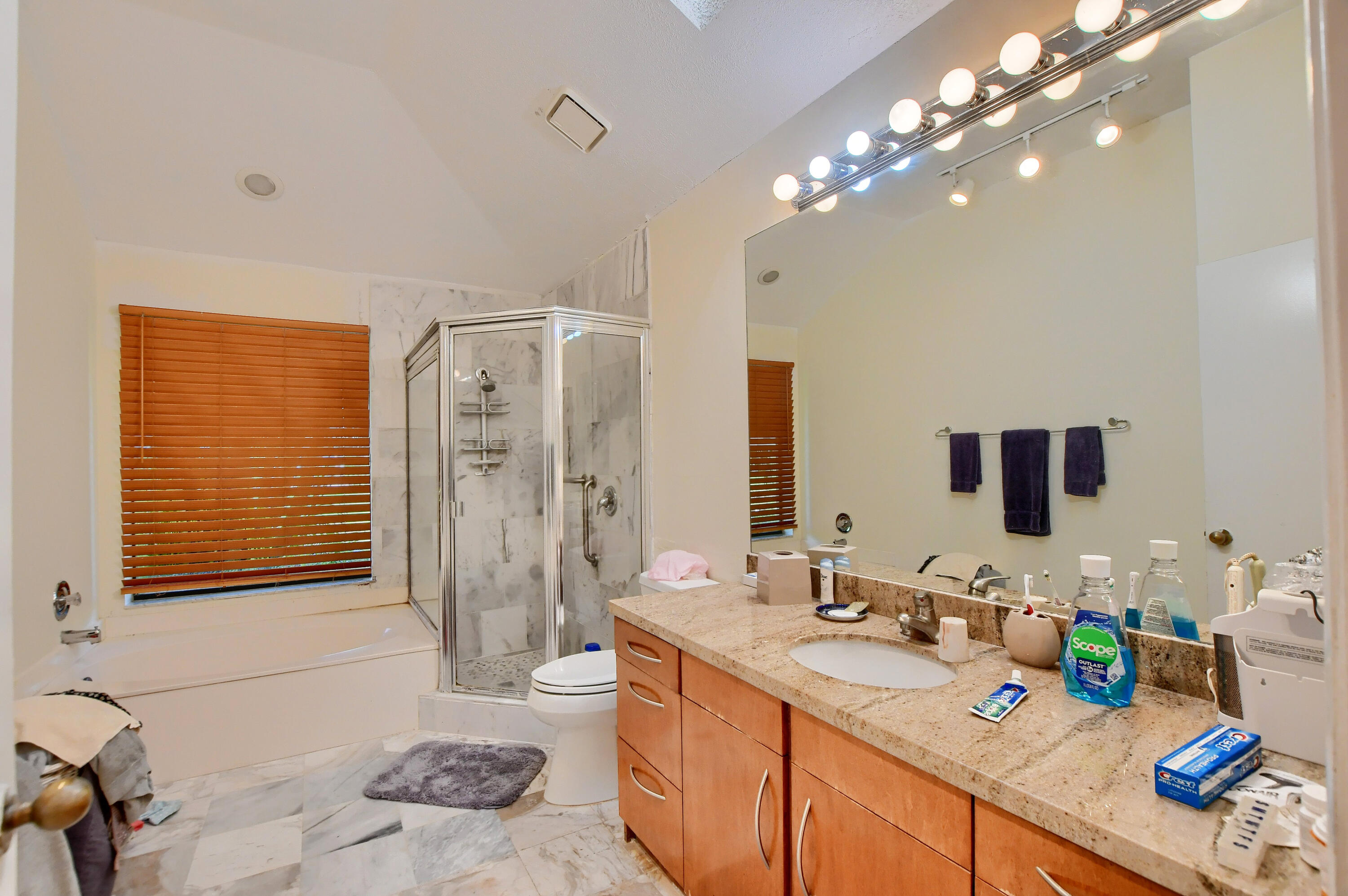 20031 Waters Edge Circle, Unit 1203 Boca Raton, FL 33434 - Photo 17 of 35 17_ebf_2190-hdr(5)