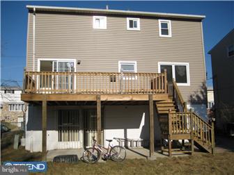 1977 Merlin Road Philadelphia, PA 19116 - Photo 2 of 12 Exterior Back
