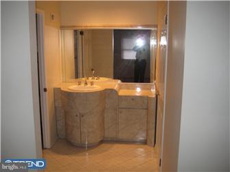 1977 Merlin Road Philadelphia, PA 19116 - Photo 7 of 12 Bathroom