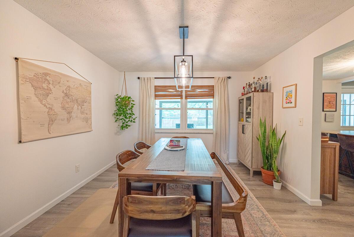 2099 White Road Grove City, OH 43123 - Photo 9 of 51 Dining Room