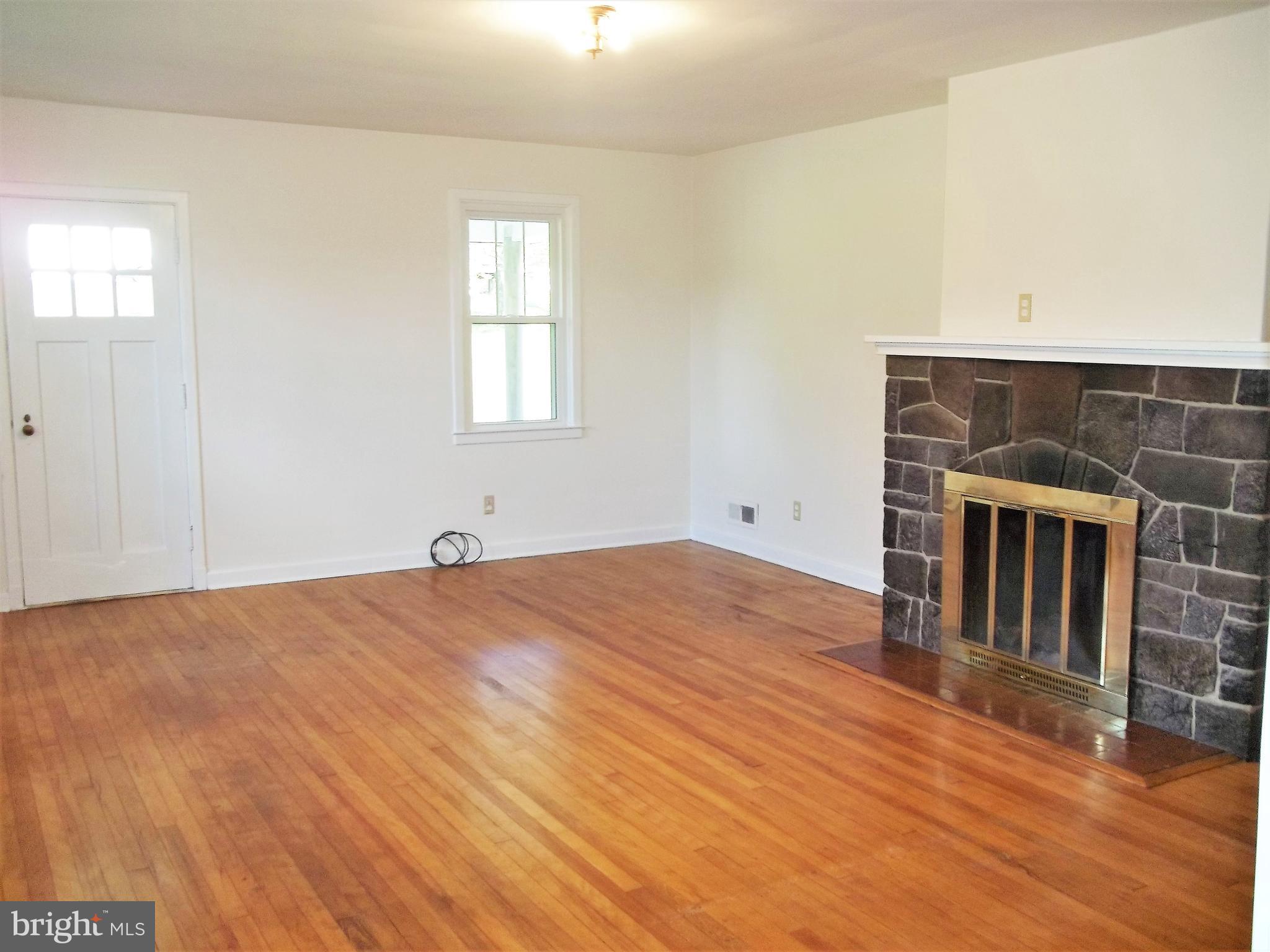 2515 Jerusalem Road Joppa, MD 21085 - Photo 11 of 41 Living Room
