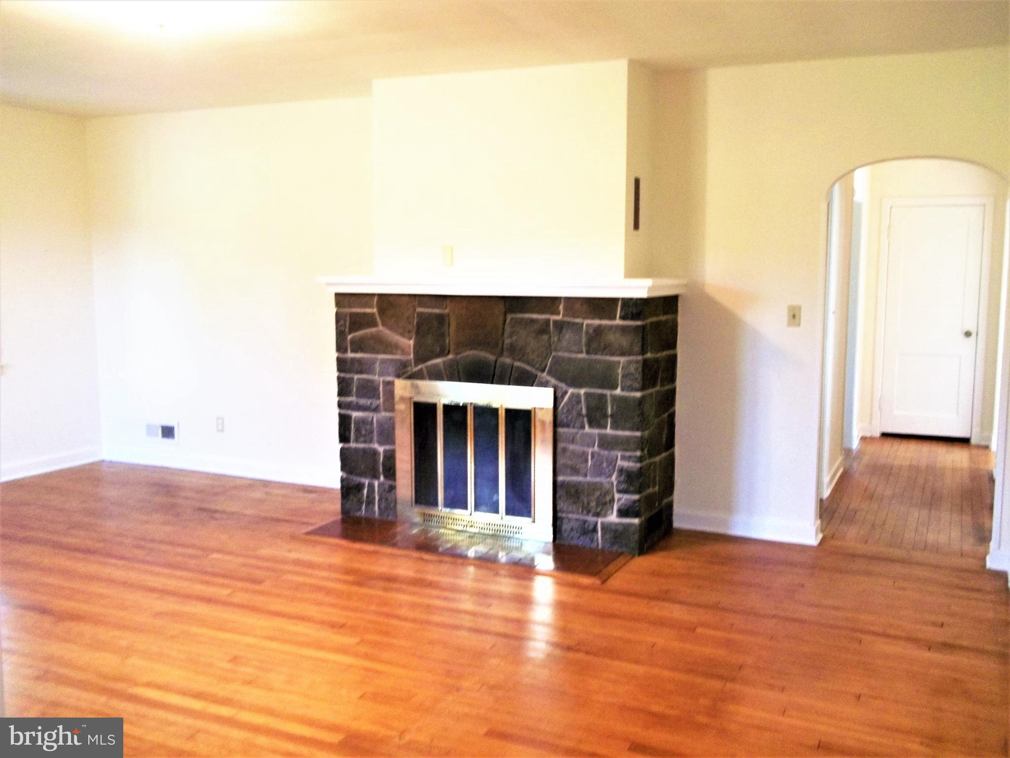 2515 Jerusalem Road Joppa, MD 21085 - Photo 10 of 41 Living Room