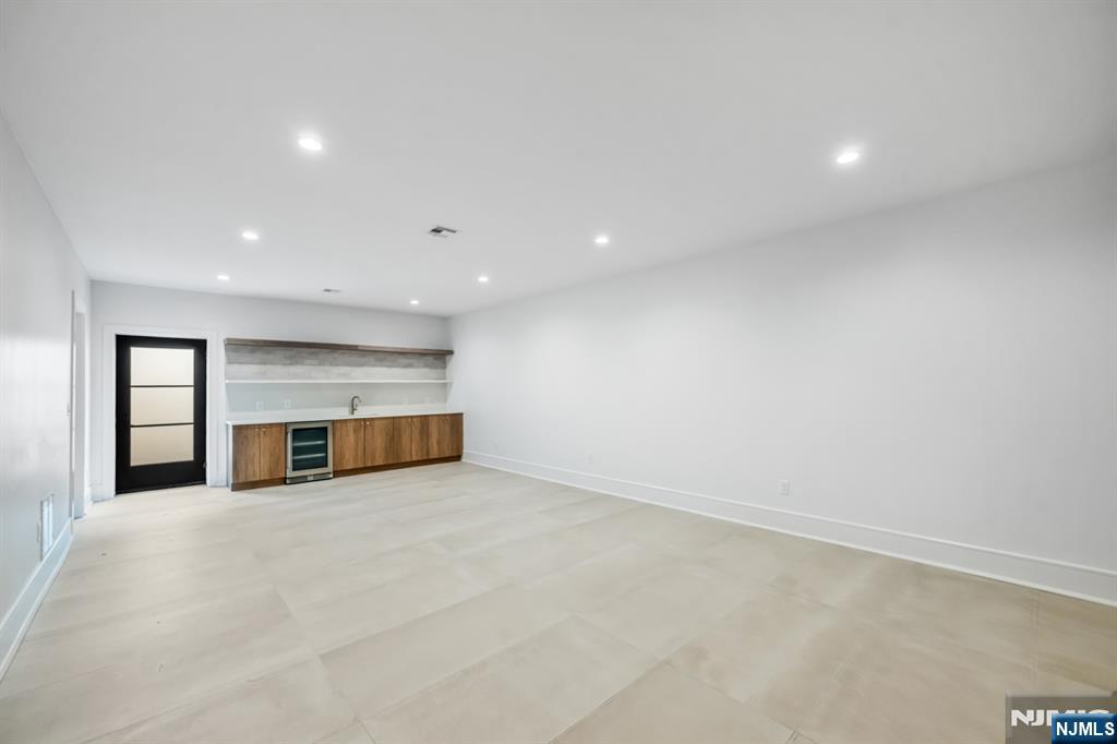 190 Denver Road Paramus, NJ 07652 - Photo 42 of 49 Gallery Image 42