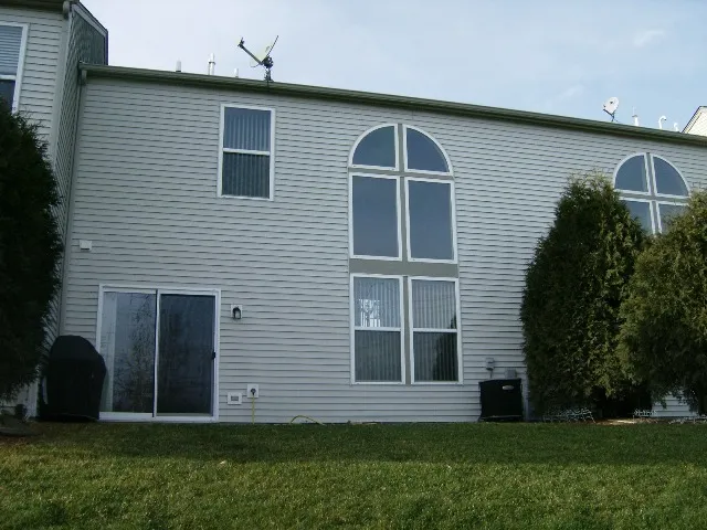 $2,195 | 457 Metropolitan Street, Aurora, IL 60502