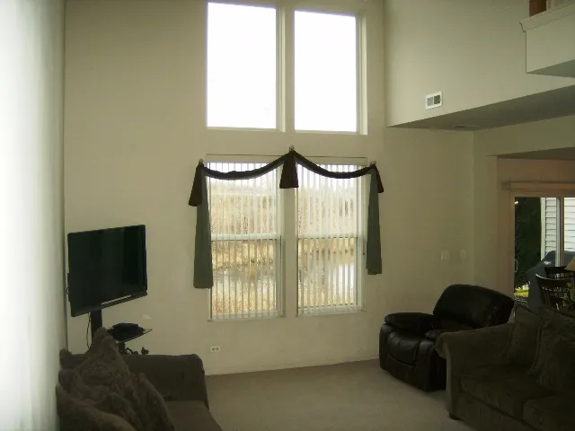 $2,195 | 457 Metropolitan Street, Aurora, IL 60502