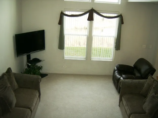 $2,195 | 457 Metropolitan Street, Aurora, IL 60502