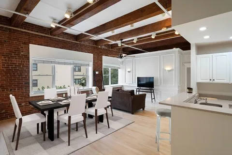 $979,000 | 15 Sleeper Street, Unit 407, Boston, MA 02210