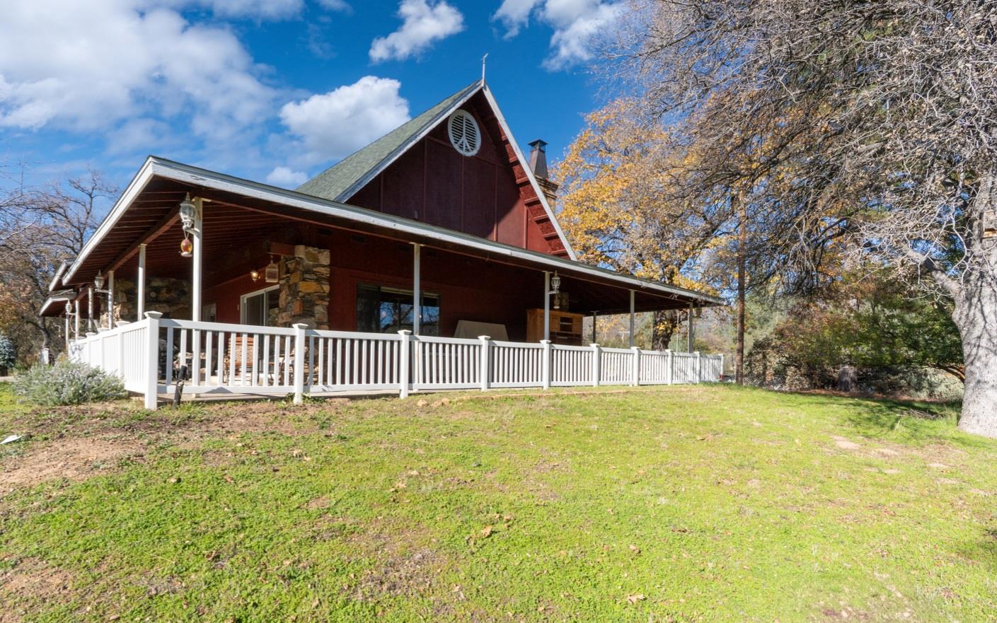 47515 Bissett Station Road Oakhurst, CA 93644 - Photo 3 of 59