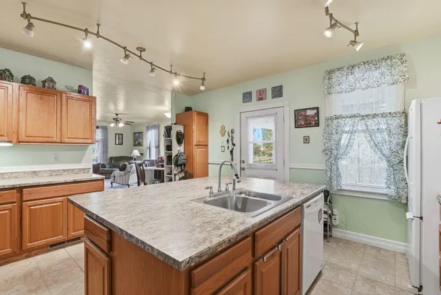 $417,000 | 255 Broadway Avenue, Reardan, WA 99029