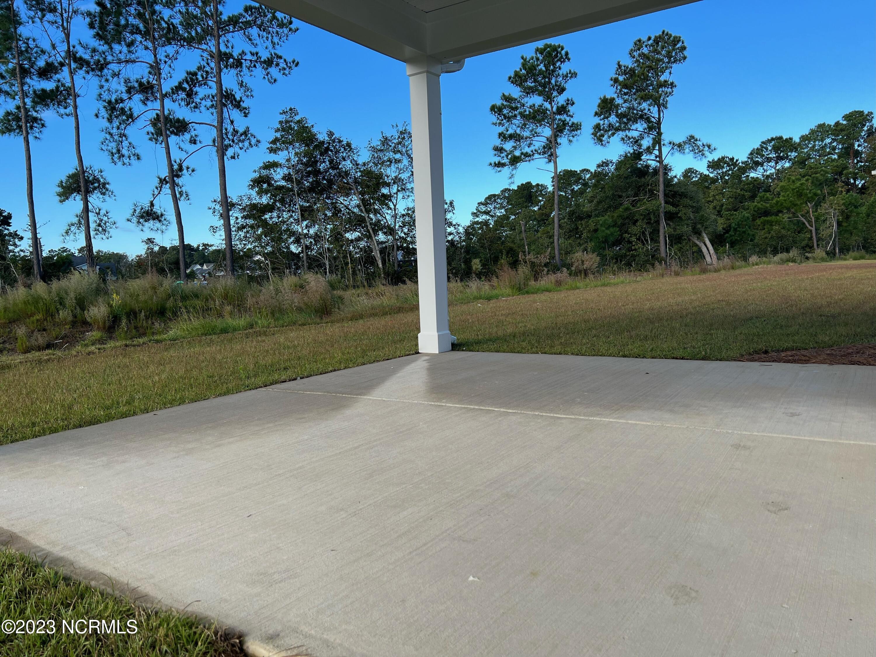 Gaston 114 Patio 2