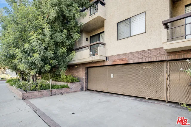 $4,700 | 8642 Gregory Way, Unit 103, Los Angeles, CA 90035