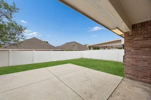$345,000 | 3342 Shining Light Drive, Dallas, TX 75228
