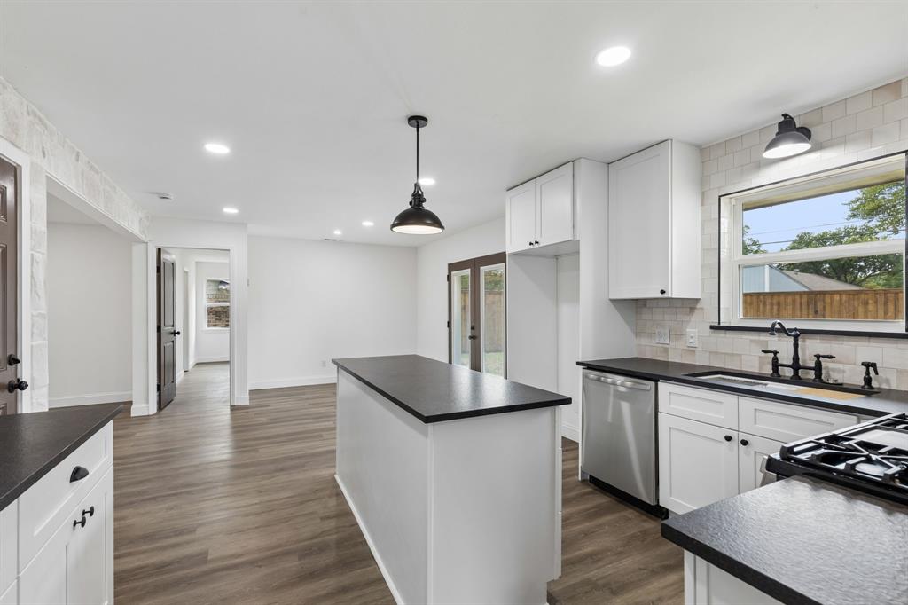 8711 Hackney Lane Dallas, TX 75238 - Photo 15 of 39 Gallery Image 15