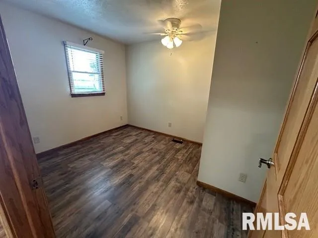 $235,000 | 1211 North 1600 East Road, Taylorville, IL 62568