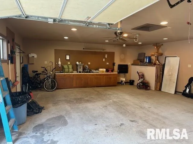 $235,000 | 1211 North 1600 East Road, Taylorville, IL 62568