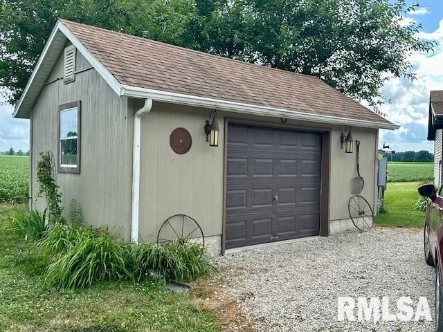 $235,000 | 1211 North 1600 East Road, Taylorville, IL 62568