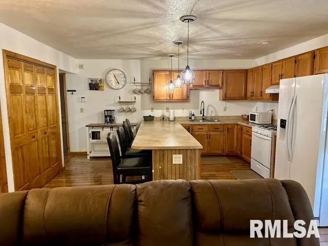 $235,000 | 1211 North 1600 East Road, Taylorville, IL 62568