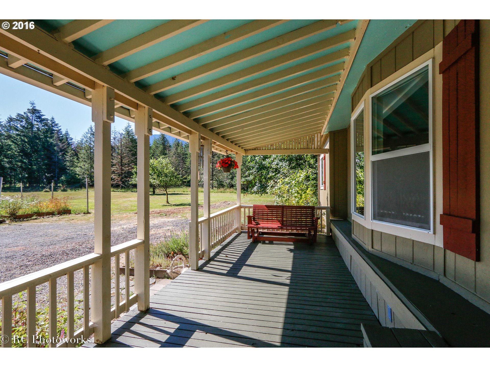312 Blackledge Road Carson, WA 98610 - Photo 3 of 23 Gallery Image 3