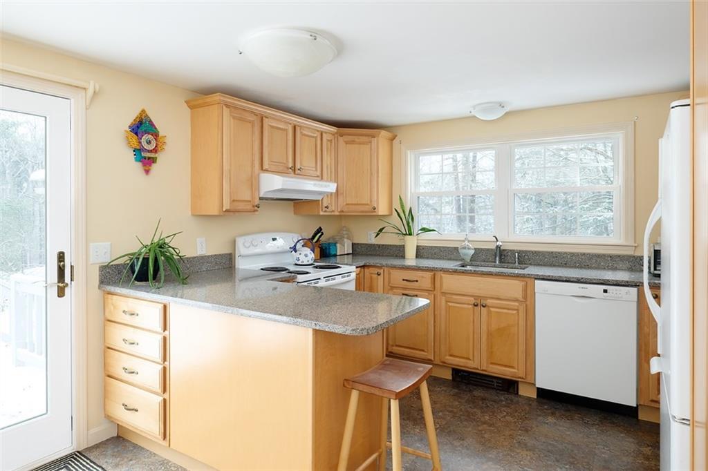 83 Pine Hill Road York, ME 03902 - Photo 5 of 34 Photo