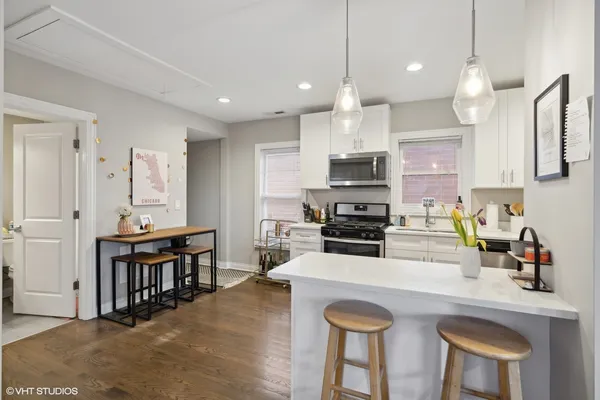 $4,500 | 330 West Evergreen Avenue, Unit 3, Chicago, IL 60610