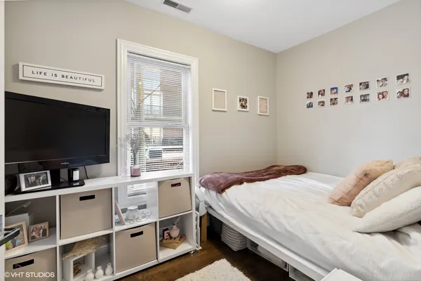 $4,500 | 330 West Evergreen Avenue, Unit 3, Chicago, IL 60610