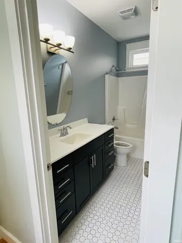 $2,600 | 819 South Morton Street, Bloomington, IN 47403