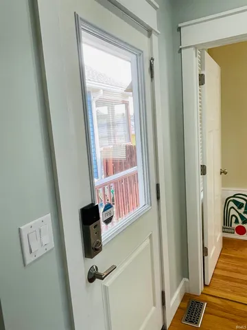 $2,600 | 819 South Morton Street, Bloomington, IN 47403