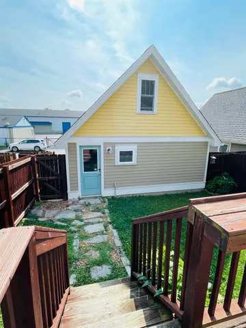 $2,600 | 819 South Morton Street, Bloomington, IN 47403