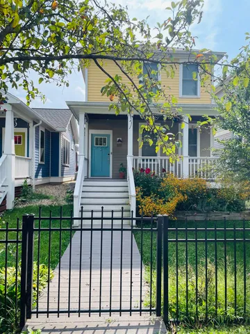 $2,600 | 819 South Morton Street, Bloomington, IN 47403