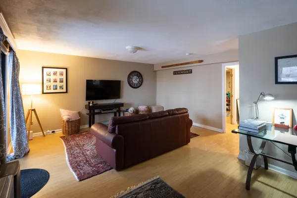 $329,000 | 974 Hard Road, Unit D6, Hartford, VT 05059