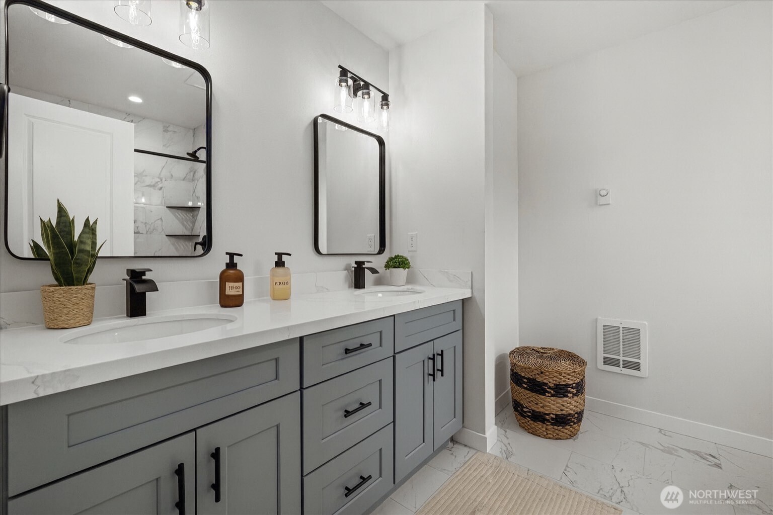 4955 Henley Street Blaine, WA 98230 - Photo 9 of 17