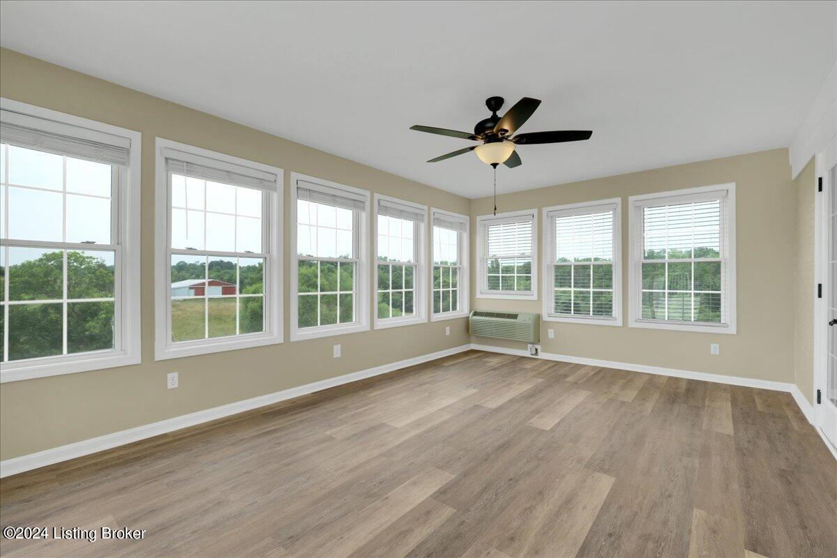 9701 Routt Road Louisville, KY 40299 - Photo 28 of 65 Sun porch